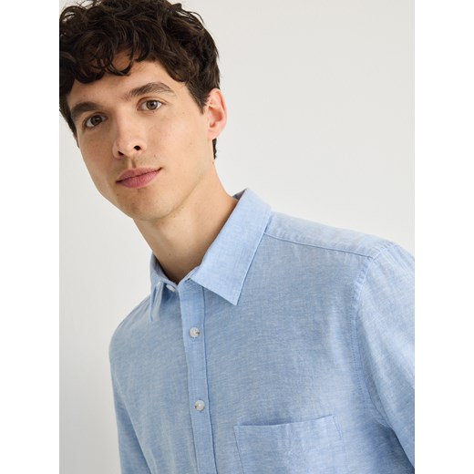 Reserved - Koszula regular z dodatkiem lnu - jasnoniebieski ze sklepu Reserved w kategorii Koszule męskie - zdjęcie 186026664