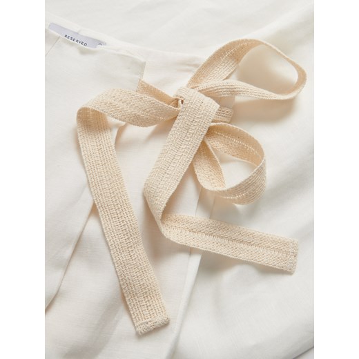 Reserved - Spodnie z lnem i wiskozą - złamana biel ze sklepu Reserved w kategorii Spodnie damskie - zdjęcie 186026673