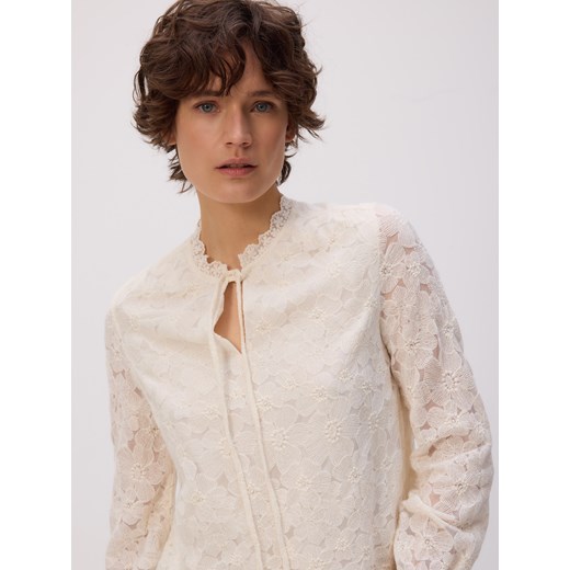 Reserved - Bluzka z ozdobnym wiązaniem - złamana biel Reserved M wyprzedaż Reserved
