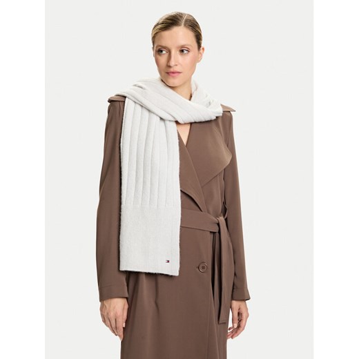 Tommy Hilfiger Szalik Flag Fluffy AW0AW17787 Szary ze sklepu MODIVO w kategorii Szaliki i chusty damskie - zdjęcie 186028700
