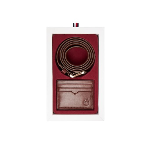 Tommy Hilfiger Zestaw prezentowy Th Crest Belt And Cc Holder AM0AM13934 Brązowy - id: 0000305370976 - marki Tommy Hilfiger - 186029844 Tommy Hilfiger Zestaw prezentowy Th Crest Belt And Cc Holder AM0AM13934 Brązowy ze sklepu MODIVO w kategorii Dodatki męskie - zdjęcie 186029844