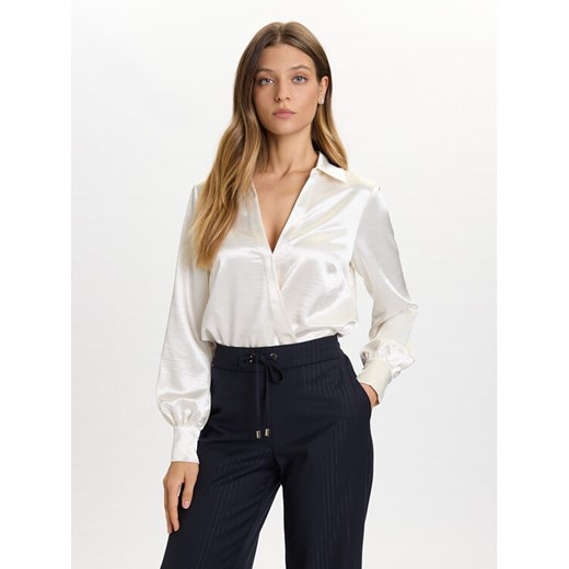 Guess Body W5BH68 W2612 Écru Regular Fit ze sklepu MODIVO w kategorii Bluzki damskie - zdjęcie 186030274