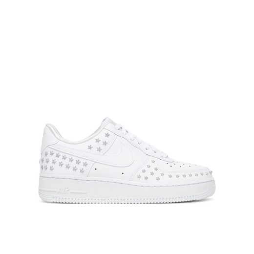 Nike Sneakersy Nike Air Force 1 '07 XX Studded Biały ze sklepu MODIVO w kategorii Buty sportowe damskie - zdjęcie 186030314
