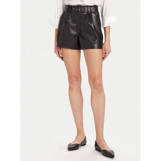 Morgan Szorty z imitacji skóry 242-SHOANE Czarny Slim Fit ze sklepu MODIVO w kategorii Szorty - zdjęcie 186030353