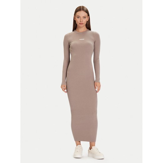 Guess Sukienka dzianinowa V5BK02 Z3JD2 Różowy Slim Fit ze sklepu MODIVO w kategorii Sukienki - zdjęcie 186031181