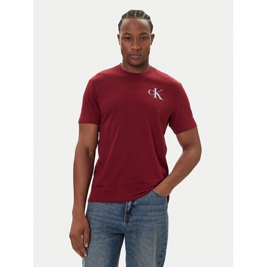 Calvin Klein Jeans T-Shirt 30s Chest Logo LV04RD865G Czerwony Regular Fit ze sklepu MODIVO w kategorii T-shirty męskie - zdjęcie 186031602