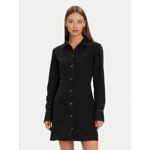 Guess Jeans Sukienka jeansowa W5BK48 D0831 Czarny Slim Fit ze sklepu MODIVO w kategorii Sukienki - zdjęcie 186032532