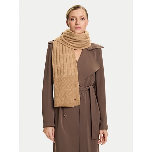 Tommy Hilfiger Szalik Flag Fluffy AW0AW17787 Beżowy ze sklepu MODIVO w kategorii Szaliki i chusty damskie - zdjęcie 186032751