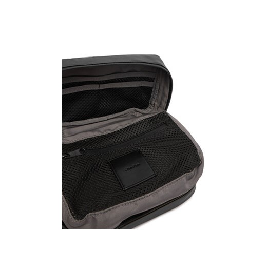 Calvin Klein Kosmetyczka Utility Dopp Kit W/ Hanger LV04D1135G Czarny Calvin Klein OS MODIVO