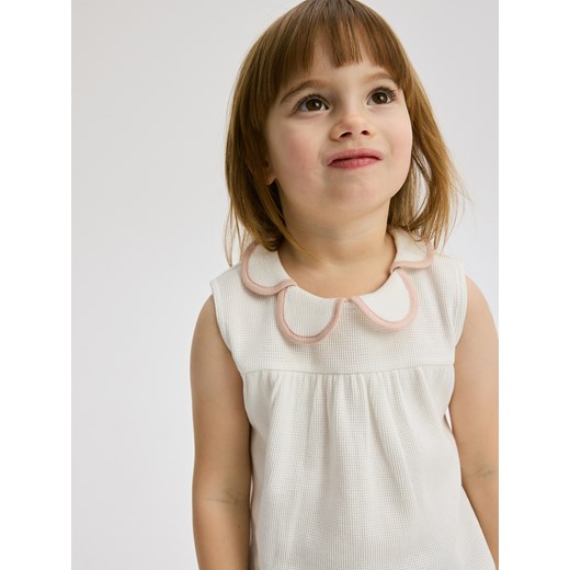 Reserved - Bluzka z ozdobnym kołnierzykiem - złamana biel Reserved 104 (3-4 lata) Reserved okazja