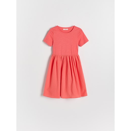 Reserved - Sukienka z muślinowym dołem - intenstywna czerwień ze sklepu Reserved w kategorii Sukienki dziewczęce - zdjęcie 186070873