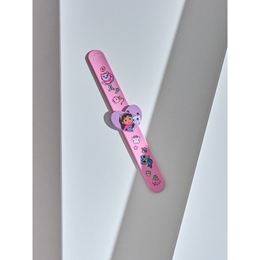 Sinsay - Magnetyczna opaska na nadgarstek Gabby's Dollhouse - wielobarwny Sinsay One Size Sinsay