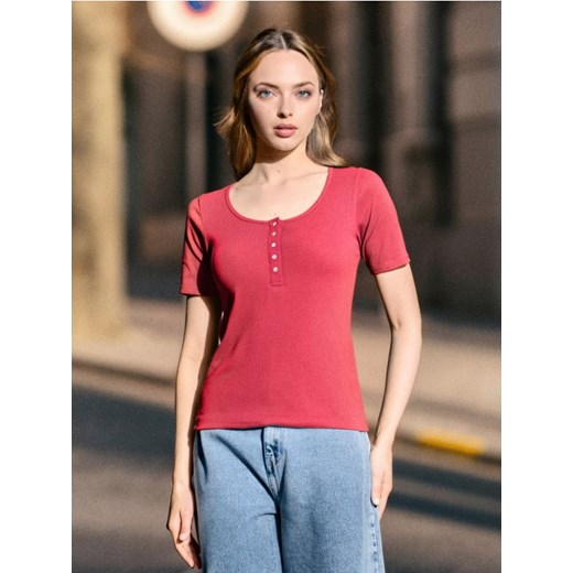 Sinsay - Prążkowana koszulka z guzikami - czerwony ze sklepu Sinsay w kategorii Bluzki damskie - zdjęcie 186082954