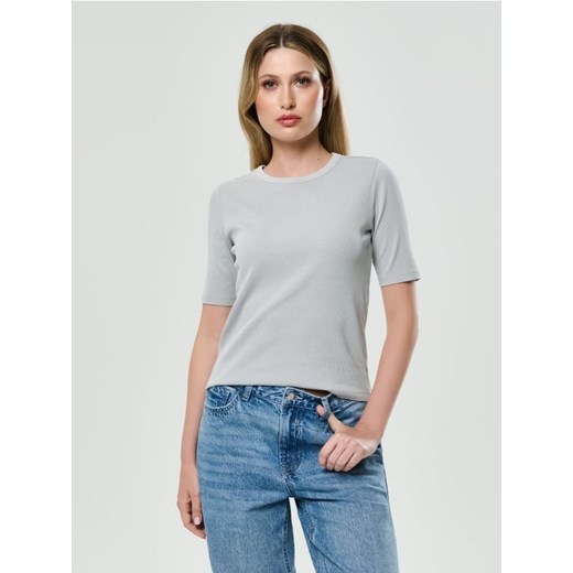 Sinsay - Prążkowana koszulka z krótkim rękawem - szary ze sklepu Sinsay w kategorii Bluzki damskie - zdjęcie 186083024
