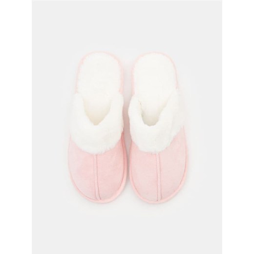 Sinsay - Kapcie ze sztucznym futerkiem - różowy ze sklepu Sinsay w kategorii Kapcie damskie - zdjęcie 186083942