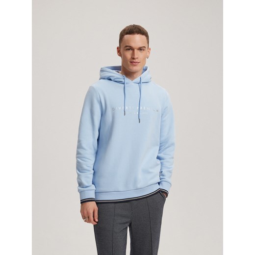 Bluza męska PRM HD 023 1578B - niebieska ze sklepu Edoti w kategorii Bluzy męskie - zdjęcie 186085371