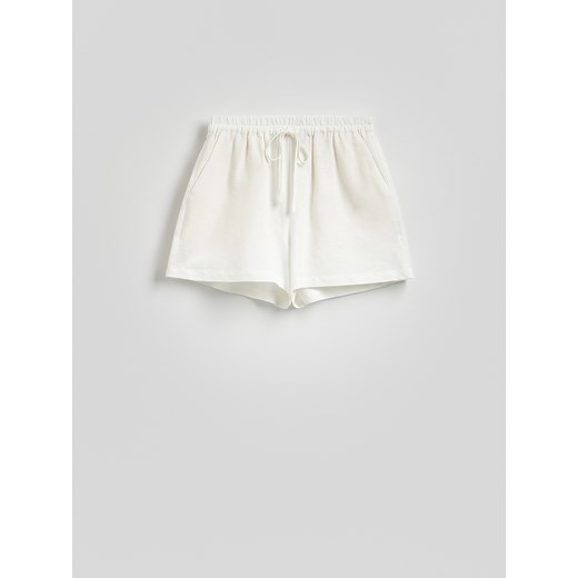 Reserved - Szorty z lnem - biały ze sklepu Reserved w kategorii Szorty - zdjęcie 186088340