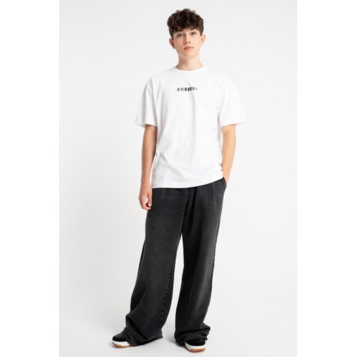 Ciemnoszare spodnie dresowe wide leg z efektem sprania, kolor - szary, rozmiar - 146 ze sklepu REPORTER w kategorii Spodnie chłopięce - zdjęcie 186090054