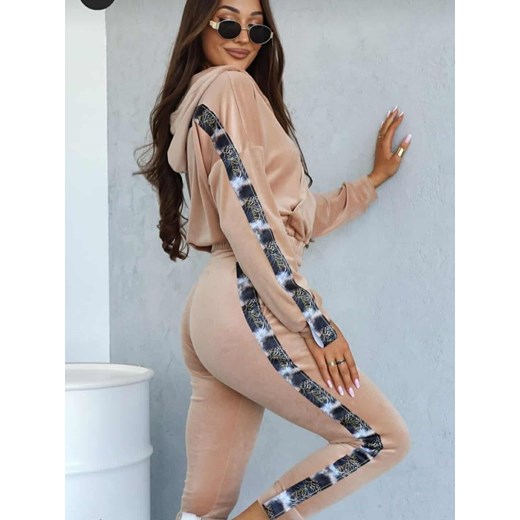welurowy dres la perla bluza kangurka + spodnie złoty suwak  - beżowy  lampas pantera ze sklepu STYLOWO w kategorii Dresy damskie - zdjęcie 186091354