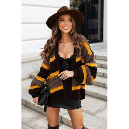 krótki kardigan sweter oversize ritmo w paski polski producent j&k premium - musztarda ze sklepu STYLOWO w kategorii Swetry damskie - zdjęcie 186091433