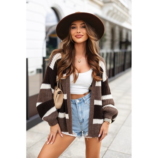 krótki kardigan sweter oversize ritmo w paski polski producent j&k premium - cappuccino ze sklepu STYLOWO w kategorii Swetry damskie - zdjęcie 186091444