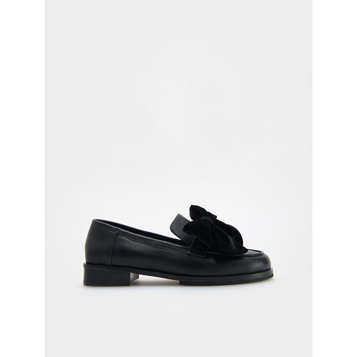 Reserved - Skórzane loafersy z kokardą - czarny Reserved 37 okazja Reserved