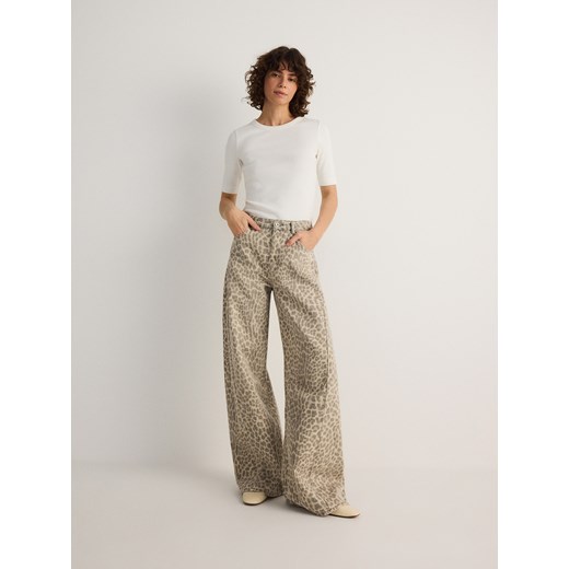 Reserved - Jeansy wide leg w zwierzęcy wzór - beżowy Reserved 34 Reserved okazja