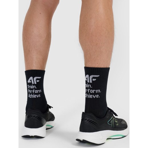 Męskie skarpetki (2-pack) 4F 4FRAW25USOCM512 - multikolor ze sklepu Sportstylestory.com w kategorii Skarpetki męskie - zdjęcie 186095664