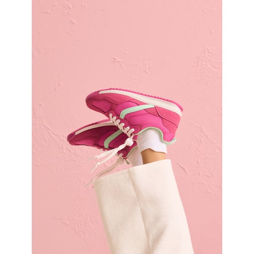Reserved - Sneakersy z łączonych materiałów - fuksja ze sklepu Reserved w kategorii Buty sportowe dziecięce - zdjęcie 186128314