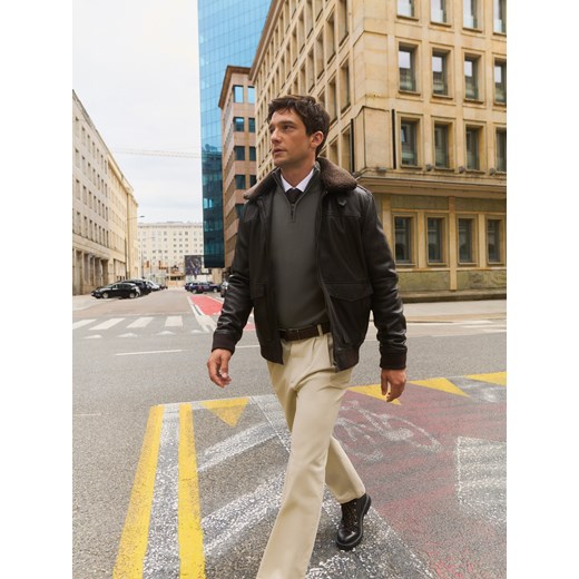 Reserved - Bawełniane spodnie carrot - beżowy ze sklepu Reserved w kategorii Spodnie męskie - zdjęcie 186128881