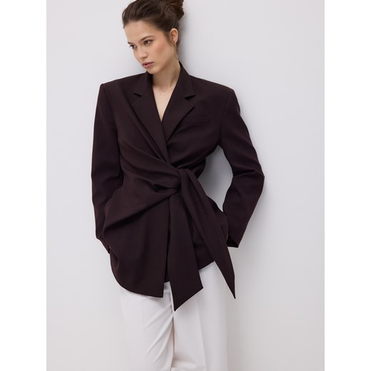 Reserved - Marynarka z ozdobnym wiązaniem - mahoniowy ze sklepu Reserved w kategorii Marynarki damskie - zdjęcie 186129024