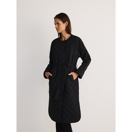 Reserved - Pikowany płaszcz z paskiem - czarny ze sklepu Reserved w kategorii Płaszcze damskie - zdjęcie 186129080