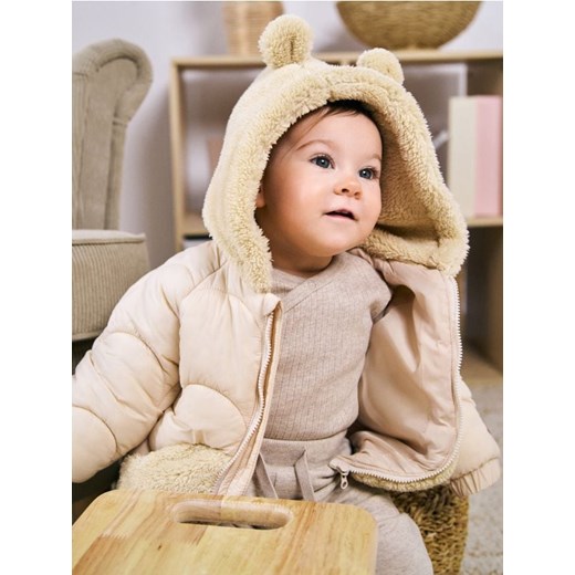 Sinsay - Ocieplana kurtka z kapturem - kremowy - id: 389EV-02X - marki Sinsay - 186130212 Sinsay - Ocieplana kurtka z kapturem - kremowy ze sklepu Sinsay w kategorii Kombinezony i kurtki - zdjęcie 186130212