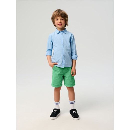 Sinsay - Szorty jeansowe z podwijanymi nogawkami - zielony ze sklepu Sinsay w kategorii Spodenki chłopięce - zdjęcie 186130353