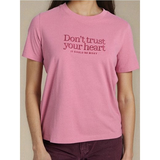 Sinsay - Bawełniana koszulka z napisem - różowy ze sklepu Sinsay w kategorii Bluzki damskie - zdjęcie 186143372