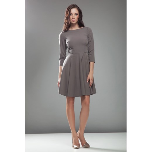 Rozkloszowana sukienka AUDREY z rękawem 3/4 w kolorze mocca Nife