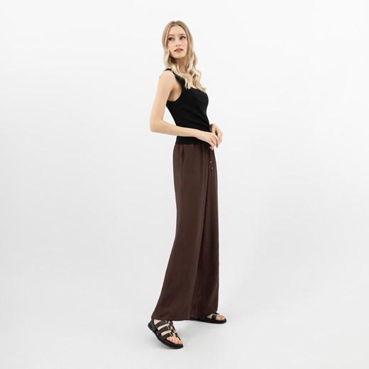 Wojas Czarne Skórzane Rzymianki Ze Złotymi Nitami ze sklepu Wojas w kategorii Sandały damskie - zdjęcie 186146780