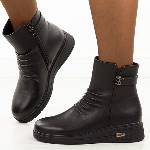 Czarne skórzane botki damskie na koturnie T.Sokolski Z25-77 ze sklepu suzana.pl w kategorii Botki - zdjęcie 186168830