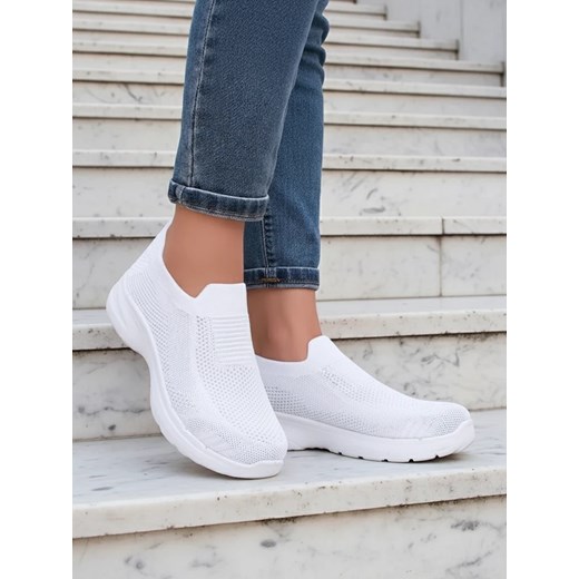 Biale Damskie Sneakersy Wsuwane Aura Bianca - Lekkie i Oddychajace na Lato Wiosne ze sklepu royalfashion.pl w kategorii Buty sportowe damskie - zdjęcie 186176782