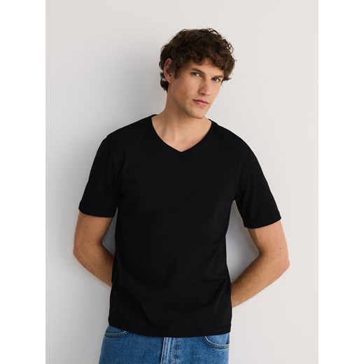 Reserved - T-shirt slim z dekoltem V - czarny ze sklepu Reserved w kategorii T-shirty męskie - zdjęcie 186184042