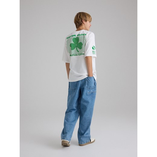 Reserved - T-shirt Boston Celtics NBA - złamana biel ze sklepu Reserved w kategorii T-shirty chłopięce - zdjęcie 186184732