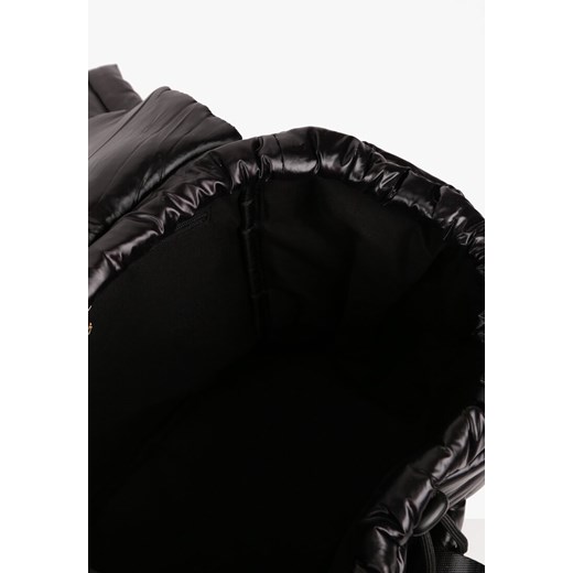 Czarny Pikowany Plecak w Stylu Puffer z Klapą i Ściągaczem Ruvitte uniwersalny born2be.pl