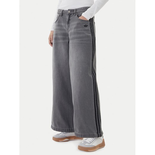 adidas Jeansy adicolor Denim Adilenium JV7455 Szary Wide Leg ze sklepu MODIVO w kategorii Jeansy damskie - zdjęcie 186186762