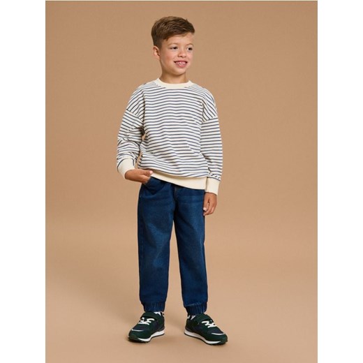 Sinsay - Jeansy jogger z ociepleniem - granatowy - id: 943EM-59J - marki Sinsay - 186191992 Sinsay - Jeansy jogger z ociepleniem - granatowy ze sklepu Sinsay w kategorii Spodnie chłopięce - zdjęcie 186191992