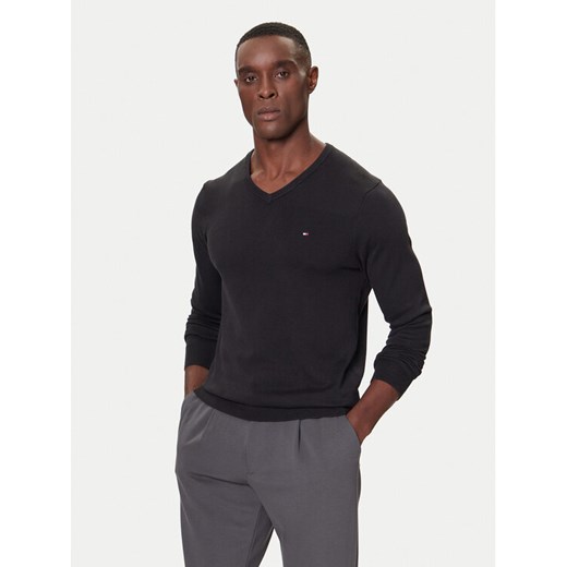 Tommy Hilfiger Sweter MW0MW42249 Czarny Regular Fit ze sklepu MODIVO w kategorii Swetry męskie - zdjęcie 186200432