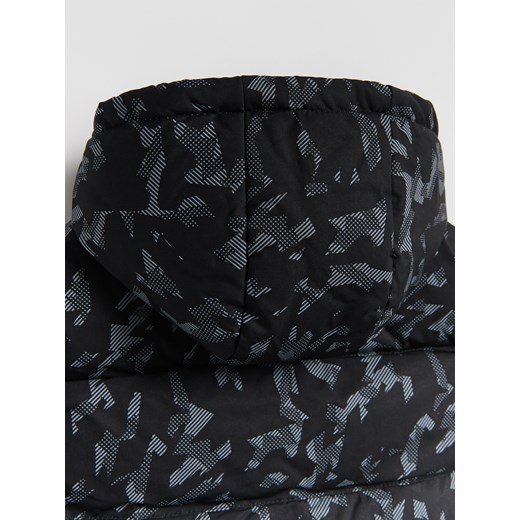 Reserved - Ocieplana kamizelka z kapturem - czarny ze sklepu Reserved w kategorii Kurtki chłopięce - zdjęcie 186209393