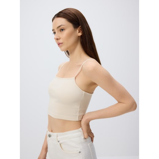 Reserved - Krótki top na ramiączkach - złamana biel ze sklepu Reserved w kategorii Bluzki damskie - zdjęcie 186209451