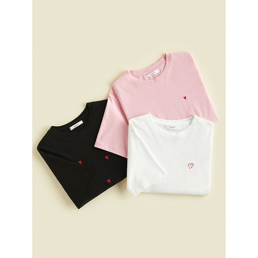 Reserved - T-shirt regular z drobnym haftem - złamana biel ze sklepu Reserved w kategorii Bluzki damskie - zdjęcie 186209481