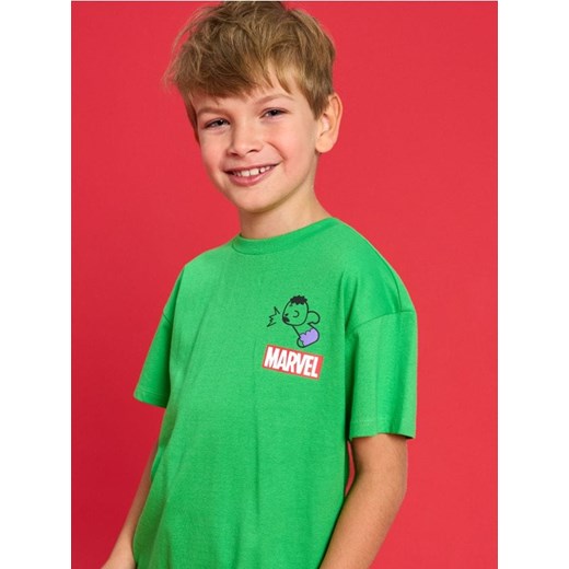 Sinsay - Koszulka z nadrukiem na plecach Marvel Kawaii Art Collection - zielony - id: 996FZ-77X - marki Sinsay - 186214194 Sinsay - Koszulka z nadrukiem na plecach Marvel Kawaii Art Collection - zielony ze sklepu Sinsay w kategorii T-shirty chłopięce - zdjęcie 186214194
