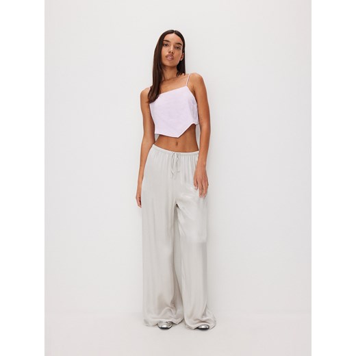 Reserved - Satynowe spodnie palazzo z wiskozy - jasnoszary ze sklepu Reserved w kategorii Spodnie damskie - zdjęcie 186216483